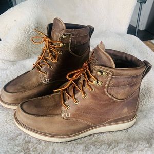 Men’s LL Bean Stonington boots.